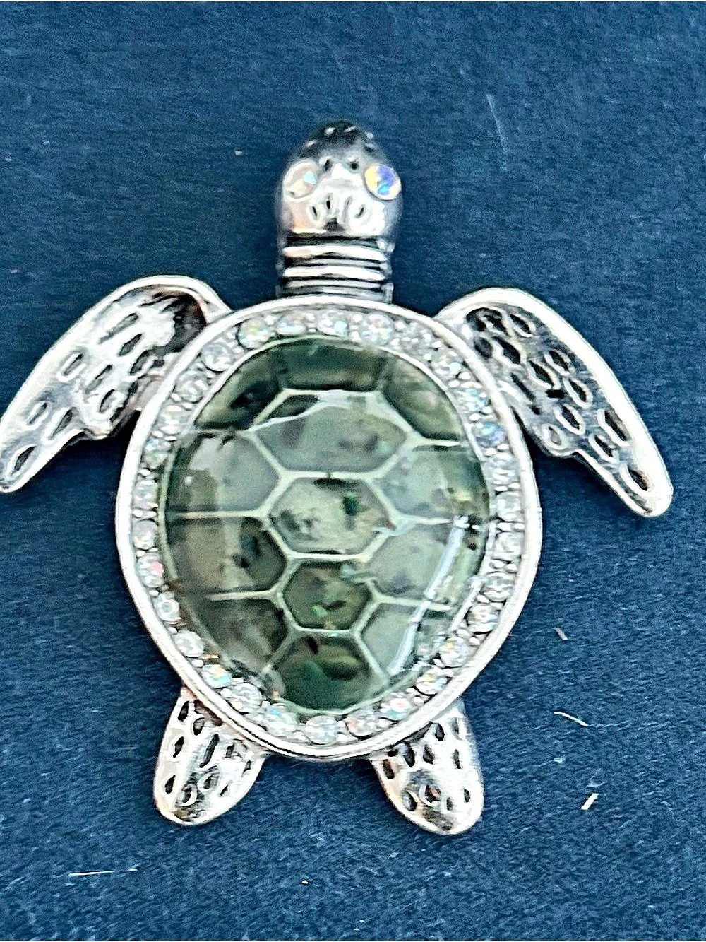 Turtle pendant in Silver & blue Like New